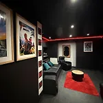 Urban Flat 80 - Cinema Flat Sebastopol