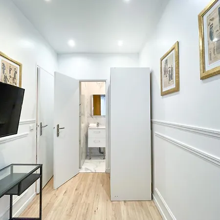 Urban Flat 80 - Cinema Flat Sebastopol *