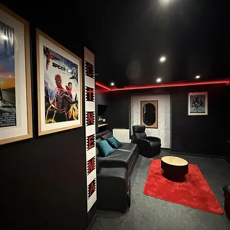 Urban Flat 80 - Cinema Flat Sebastopol