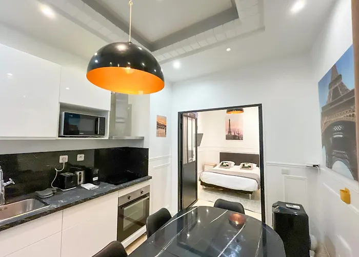 Apartment Urban Flat 80 - Cinema Flat Sebastopol